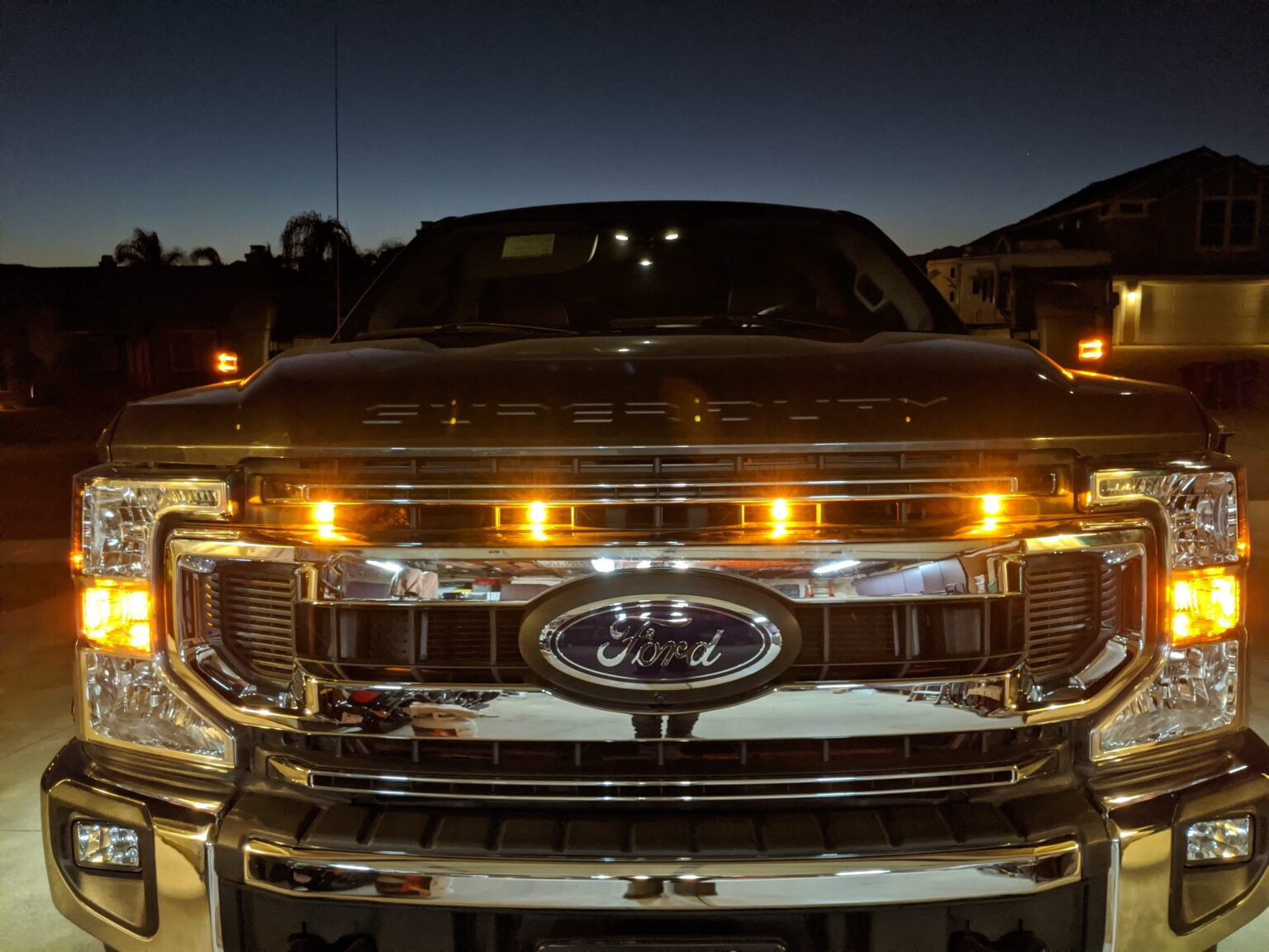 Fits XL-XLT | 2020-2021 Super Duty Raptor Grill light ( XLT )