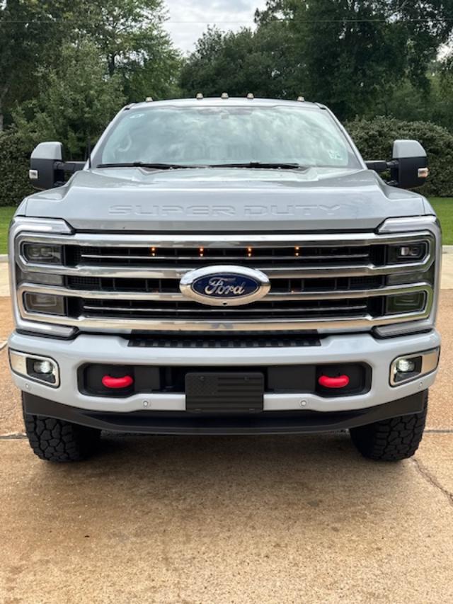 2024 Super Duty Platinum & King Ranch-Grill light - Image 4